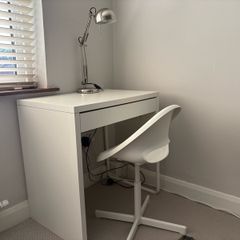 Set: desk, chair and lamp