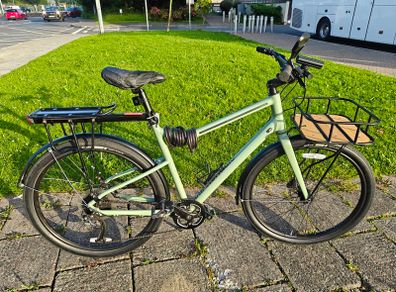 Bike Cannondale Treadwell Hybrid, Plus Accessories, Ready to Ride!