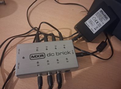 MXR DC Brick power supply.