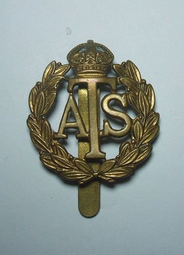 REGIMENTAL CAP BADGES (brass & bi-metal) - 5 original types (see below), militaria lot C.