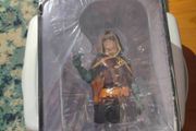 Batman universe figure - robin