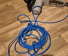 electric chainsaw