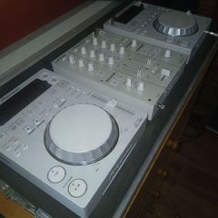Pioneer CDJ 350s and 350 Mixer