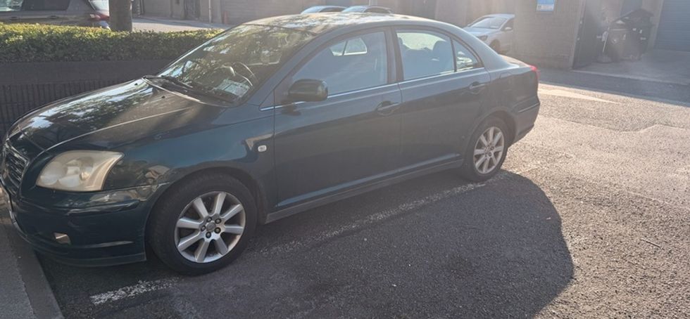 2004 Toyota Avensis
