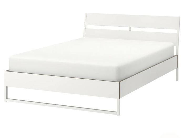 set of bedroom furniture