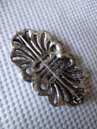brooch