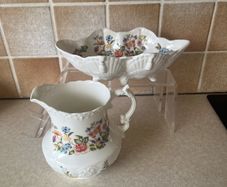 Aynsley "Cottage Gardens " Dhell shaped Bowl & Matching Pint Milk Jug