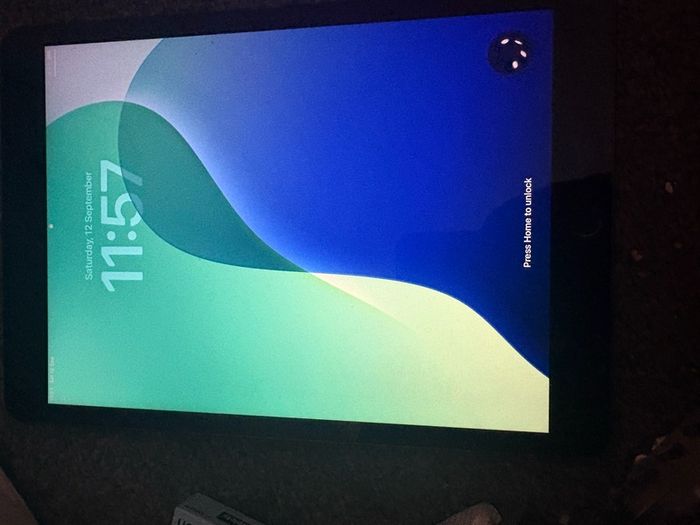 I Pad 128 GB 8th Generation