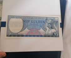 UNC 1963 Suriname 5 Gulden Banknote