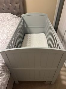 Mamas & Papas Dover Cot Bed inc Mattress