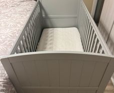 Mamas & Papas Dover Cot Bed inc Mattress