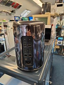 Apple Mac Pro (Late 2013) A1481 3.7GHz Intel Xeon E5, 32GB RAM, 1TB SDD macOS Sequoia (Graphics: AMD FirePro D300 2GB)