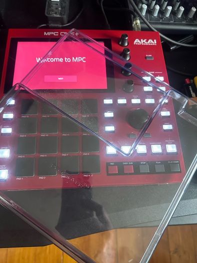 Akai MPC One Plus, carry case and desk saver
