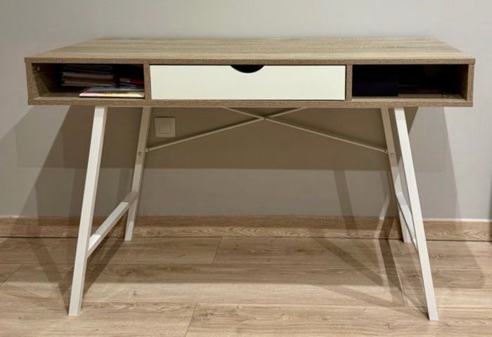 desk/ vanity
