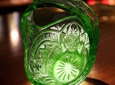 Heavy pressed glass basket 25cm