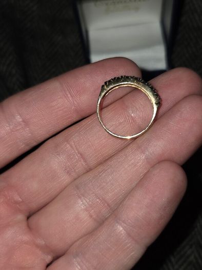9ct Gold Sapphire and Diamond Ring