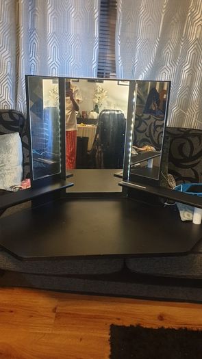 bedroom mirror