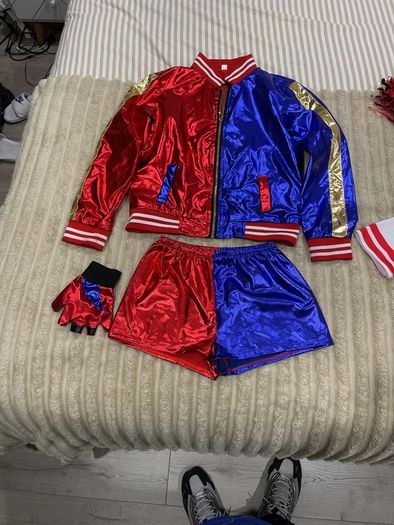 costumes