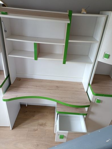 wall unit for a child's room