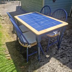 kitchen table and chairs