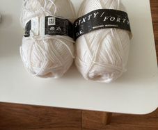 200g of white wool