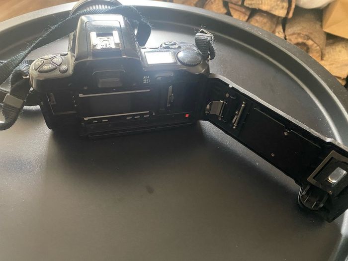 Nikon F-601