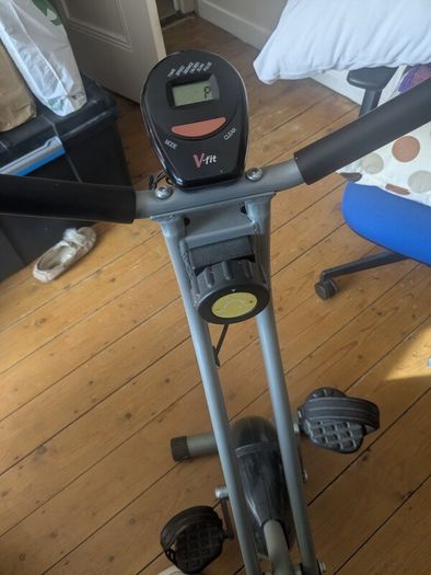 Exercise bike (V-fit)