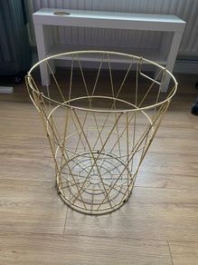 clothes hamper