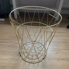 clothes hamper