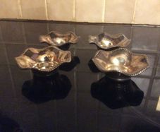 4 T light holders
