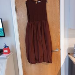 Gallery  Sleevless Dress With Baloon Hemline  S. 14   New  - No Tag.