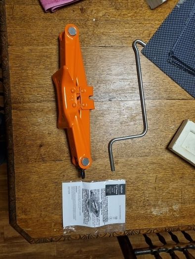 Scissor Jack (1.5 Tonnes Halfords)