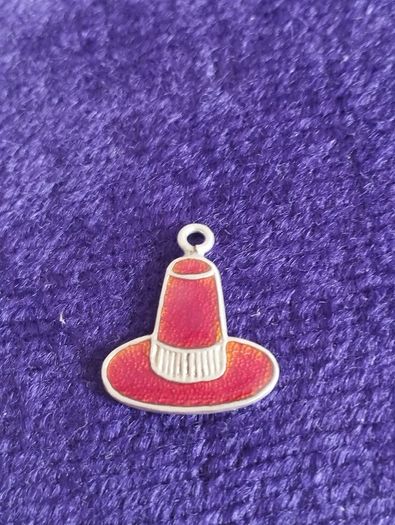 Vintage 925 Sterling Silver Enameled Welsh Hat Pendant or Charm.
