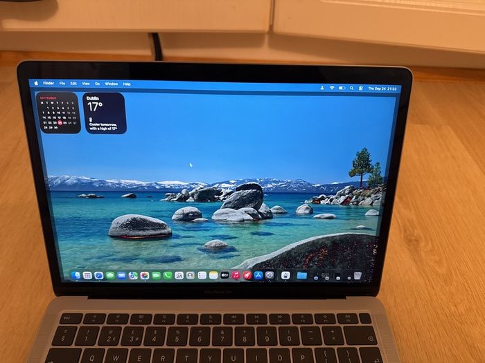 MacBook Air M1 2020 A2337 Space Grey: Screen Issues