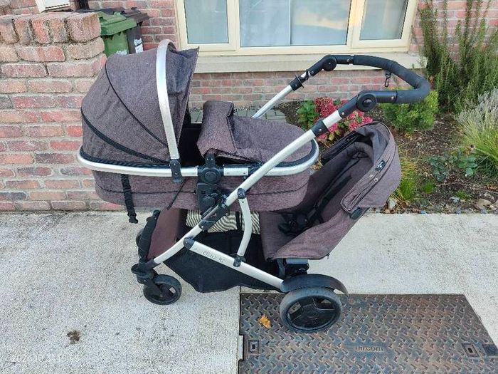 Babylo Duo x2 (double buggy) with MaxiCosi CabrioFix Isofix Base