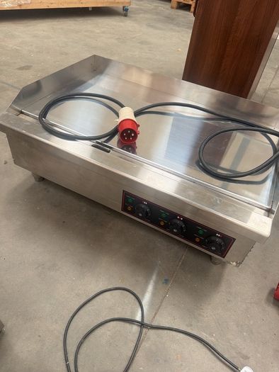 Flat top chrome griddle