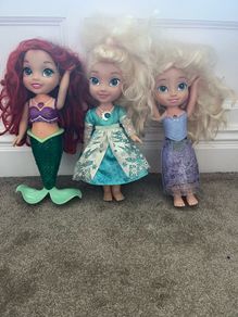 Dolls - Ariel & Elsa (need batteries)