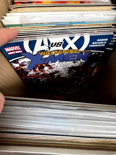 Marvel & DC Long Comic Box w 300 comics for Sale
