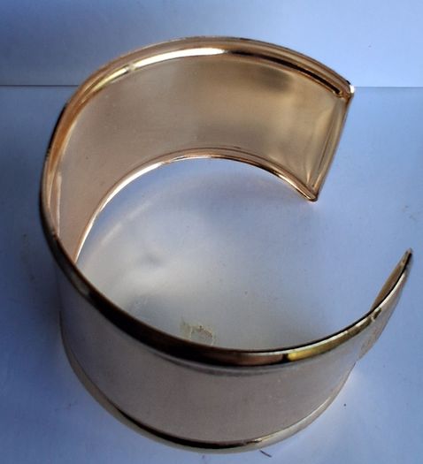 Gold Rim V Dip Cuff Bangle