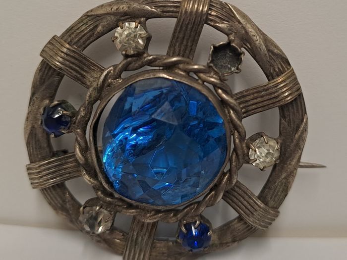 Vintage brooch art deco 1930s