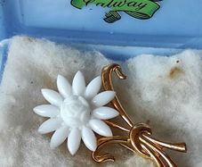 Vintage Galway brooch