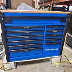 Brand New 13drawer Tool Chest Full Of Tools