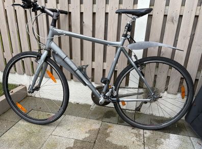 Trek 7.3FX hybrid bike
