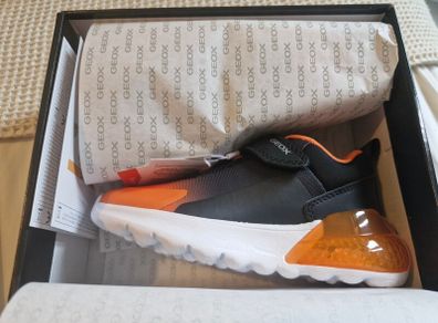 Geox Light Up Size 10UK Junior