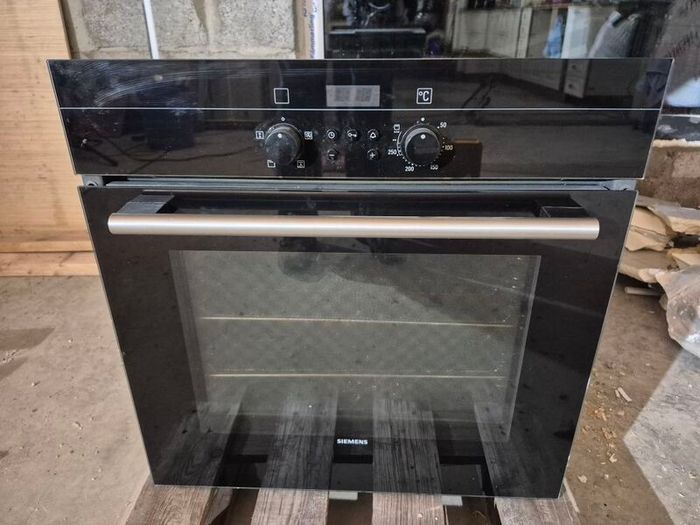 Single oven