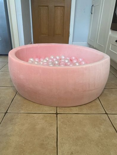 Foam ball pit