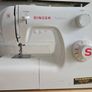 singer sewing machine Image 2