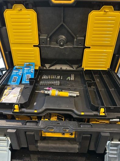 DeWalt DCK276P2 18V XR Brushless Twin Kit + extras