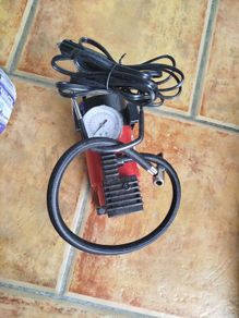 Electric tyre pump