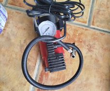 Electric tyre pump